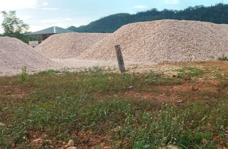 Material Tambang jenis batu gamping yang berada di Kabupaten Banggai