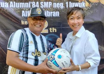 Alumni 84 SMP 1 Luwuk Kirim Donasi ke Korban Bencana NTT