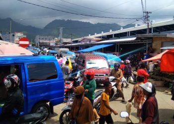 Memasuki Ramadhan Pasar Simpong Dipadati Pengunjung