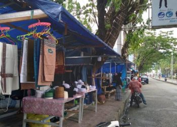 Menelisik Pedagang Pernak Pernik Ramadhan di Komplek Masjid Agung An Nur Luwuk