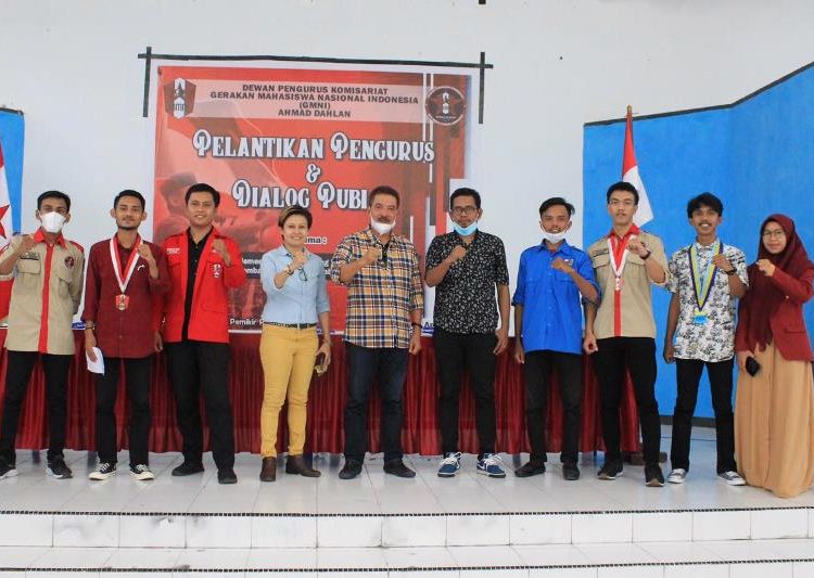 Dewan Pengurus Komisariat Gerakan Mahasiswa Nasional Indonesia Ahmad Dahlan sukses gelar pelantikan dan dialog publik di gedung DPD KNPI Banggai, Kelurahan Karaton, Kecamatan Luwuk, Sabtu (10/4/2021).