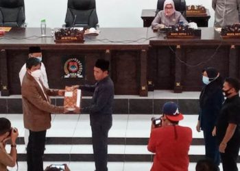 Bupati Banggai Sampaikan LKPJ Tahun 2020 ke DPRD