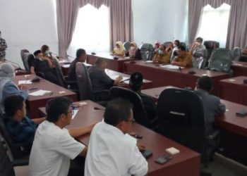 Komisi II DPRD Banggai Undang Dinas Perindag dan Agen Bahas Kelangkaan LPG 3 KG