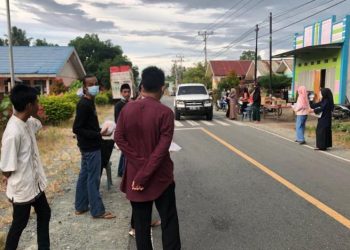 Berkah Ramadhan Karang Taruna Bolobungkan Berbagi Takjil