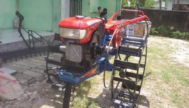 Gambar hand traktor yang dikirimkan pelaku kepada para kepala desa di Kecamatan Lamala, oleh pelaku penipuan dengan modus bantuan pertanian dan meminta dikirimkan sejumlah uang.