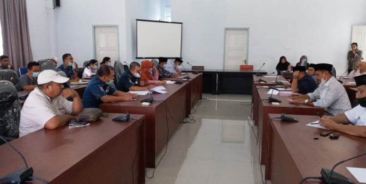 Rapat dengar pendapat antara Komisi II DPRD Kabupaten Banggai dengan PT. Bobby Chandra Global Indonesia, Jumat (30/4/2021)