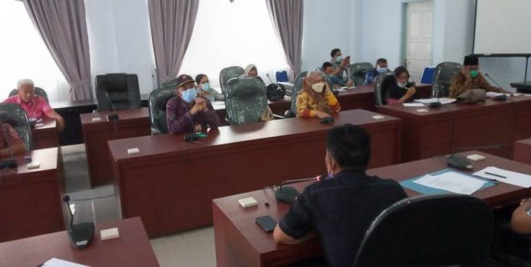 Rapat Dengar Pendapat Komisi II DPRD Kabupaten Banggai bersama Dinas Pendidikan Kabupaten Banggai.