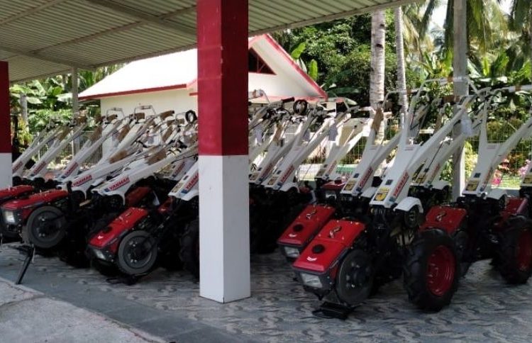 Handtraktor Dinas TPHP Kabupaten Banggai yang siap untuk disalurkan kepada petani