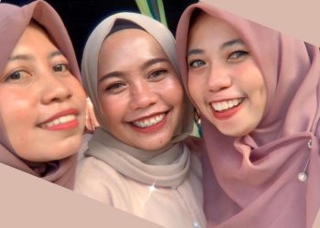 Cerita Haru Antania Ahmad Tentang Bidan Yang Membantu Pesalinan di atas Perahu