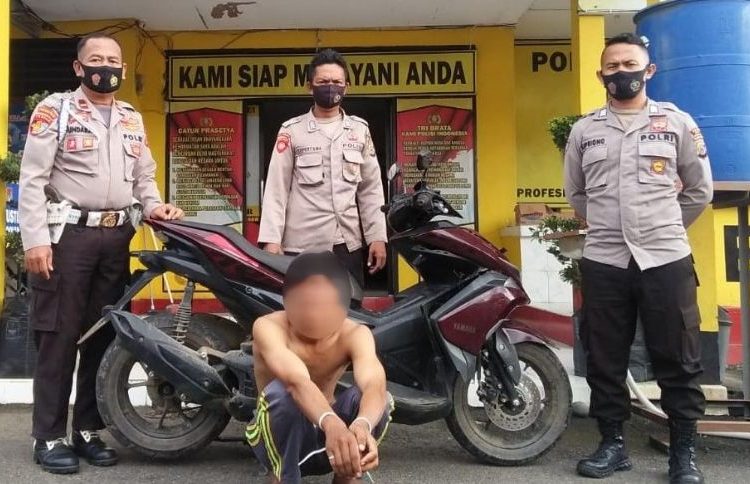 Seorang pria berinisial ZM (24) warga Kecamatan Toili Barat, Kabupaten Banggai, diringkus polisi lantaran diduga mencuri sepeda motor Yamaha AeroX warna merah maron, sekitar pukul 07.30 Wita.