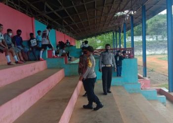 Polisi Bubarkan Pertandingan Sepak Bola di GOR Kilongan
