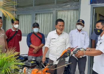 Dukung Usaha Ekonomi Rakyat, Dinsos Salurkan Bantuan Pada Kelompok Tani Desa Bubung