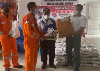 Salurkan Bantuan Sembako dan Paket Herbal Bagi Warga Isoman di Batui Selatan, JOB Tomori Konsisten Bersinergi Lawan Covid-19