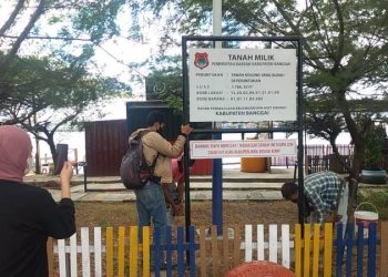 Pemda Pasang 120 Papan Plang Aset Pemda, Termasuk Tanah di Belakang LSM