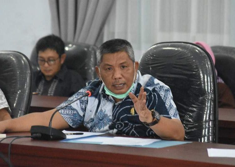 SUKRI DJALUMANG, Ketua Komisi II DPRD Kabupaten Banggai