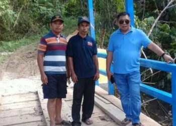Sukri Djalumang Tinjau Pembangunan Jembatan Penghubung Desa Bombanon dan Garuga di Kecamatan Mantoh