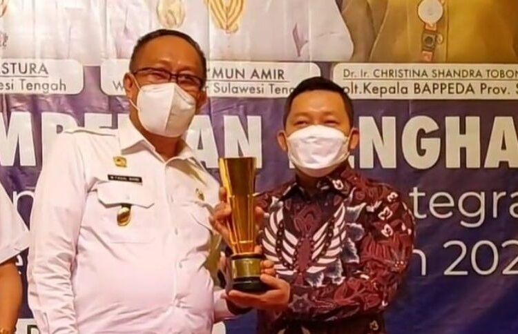 Kabupaten Banggai akhirnya berhasil meraih penghargaan terbaik I dalam  Pemberian Penghargaan Aksi Konfergensi Penurunan Stunting Terintegrasi Kabupaten dan Kota se Provinsi Sulawesi Tengah Tahun 2021.