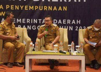 Bupati Banggai Ingatkan Camat Jangan Asal Terima Perusahaan Melakukan Sosialisasi di Masyarakat