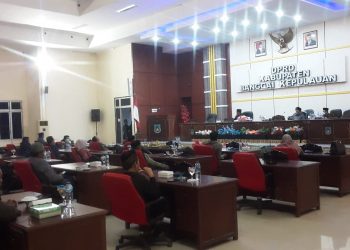 DPRD Bangkep Laksanakan Paripurna Perubahan AKD