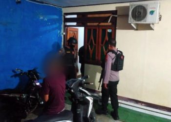Polisi Amankan Seorang Pria dan Dua Wanita Dalam Kamar Hotel di Luwuk