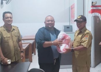 NasDem Serahkan Bendera Merah Putih ke Kesbangpol Banggai