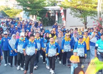 Bupati Banggai Ikuti Jalan Sehat Bersama Ribuan Anggota PGRI
