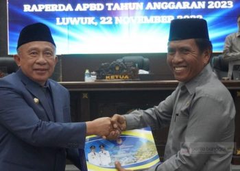 Pemda Banggai Ajukan Nota Keuangan Atas Rancangan APBD Tahun 2023