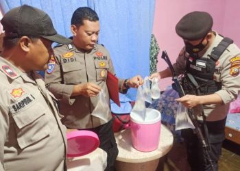 Emak Emak Di Kilongan Ketahuan Polisi Simpan Cap Tikus Dalam Termos