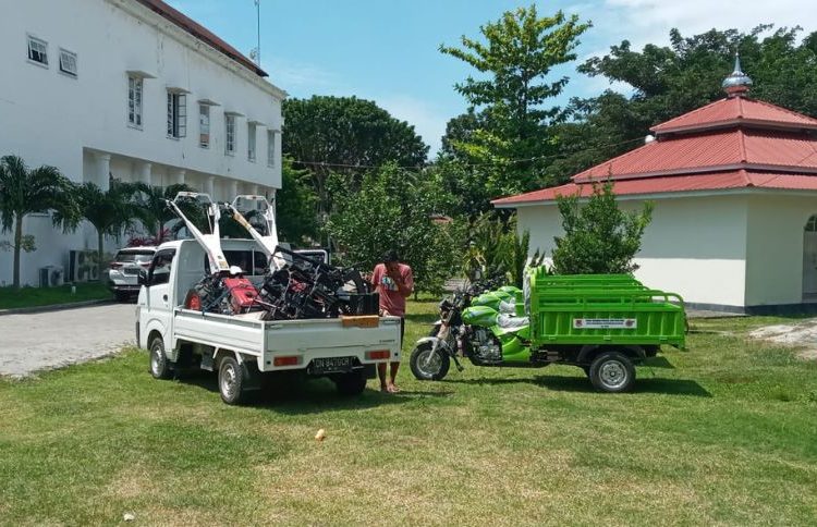 Dinas TPHP Kabupaten Banggai menggelontorkan ratusan alat dan mesin pertanian untuk mendukung produktifitas sektor pertanian di Kabupaten Banggai tahun 2022.
