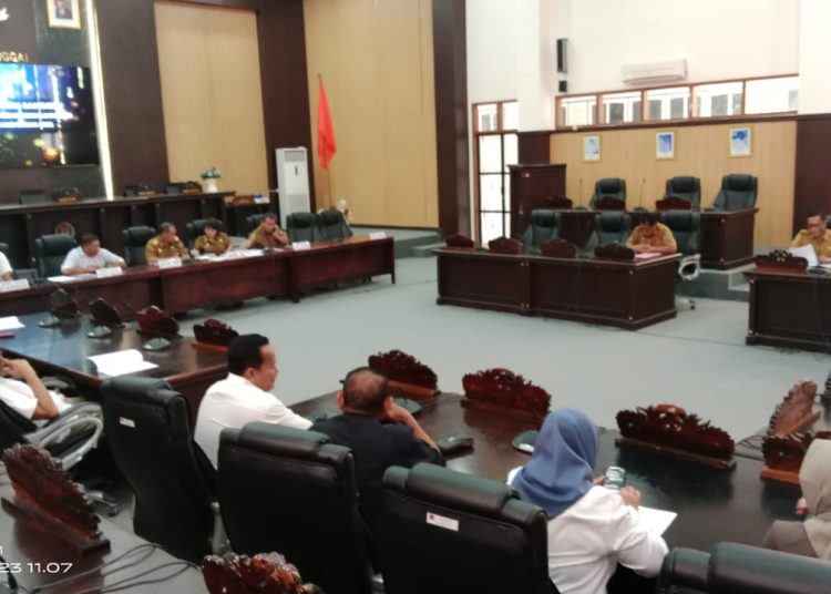 Pansus DPRD Kabupaten Banggai mulai menggelar rapat bersama Tim Anggaran Pemerintah Daerah guna membahas LKPJ Bupati Banggai tahun 2022.