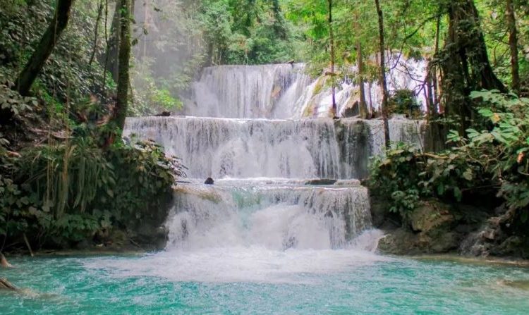 Air terjun Laumarang dan Air Terjun Piala merupakan salah satu destinasi wisata andalan Kota Luwuk. (Foto: Istimewa)