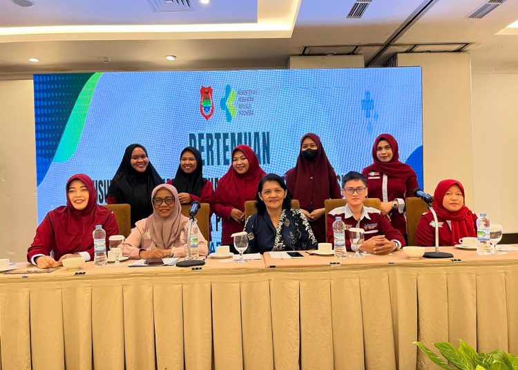 Dinkes Banggai menggelar pertemuan penyusunan rencana kebutuhan tenaga kesehatan dan desk validasi renbut Analisis Beban Kerja (ABK) Puskesmas dan Rumah Sakit Tahun 2025, di Hotel Santika Luwuk, Jumat 30 Agustus 2024.