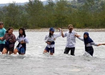 Masyarakat Pertanyakan Janji Pembangunan Jembatan Penghubung Batui Lima – Masungkang