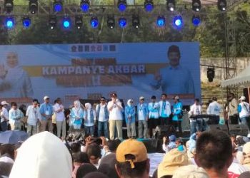 Hujan Lebat Tutup Rangkaian Kampanye Akbar Sulianti Murad dan Samsul Bahri Mang di Gor Kilongan