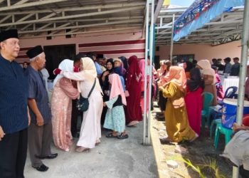 Ribuan Warga Datangi Kediaman Sulianti Murad Saat Open House Idul Fitri di Toili