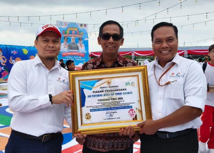 Pemerintah daerah Kabupaten Banggai memberikan penghargaan kepada JOB Tomori selaku perusahaan yang peduli terhadap perempuan dan anak.