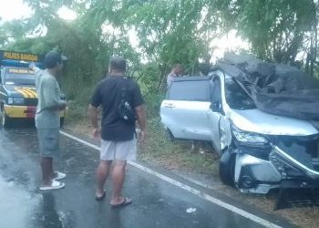 Mobil Daihatsu Xenia Alami Kecelakaan di Jalan Trans Sulawesi Desa Balaang Nuhon
