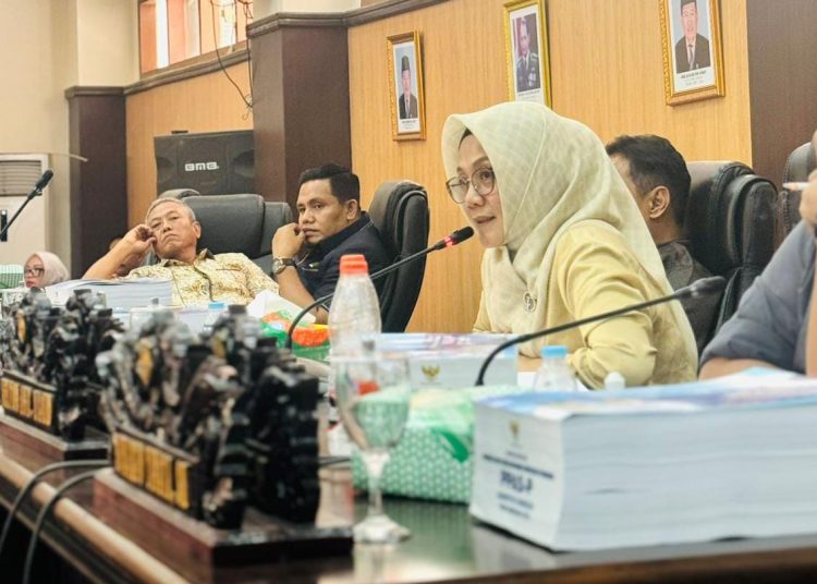 Ketua Fraksi Gerindra DPRD Banggai, Masnawati Mohamad