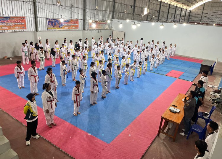 Peserta ujian saat mengikuti UKT Geup bertempat di Gedung SSC Luwuk. (Foto: Dok. Pengkab TI Banggai)