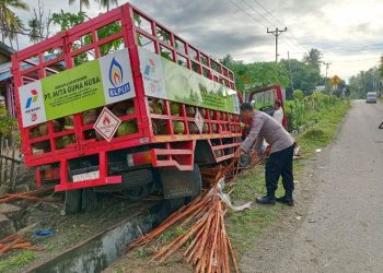 Sopir Diduga Mengantuk, Truk Gas LPG Tabrak Pagar Warga di Kintom
